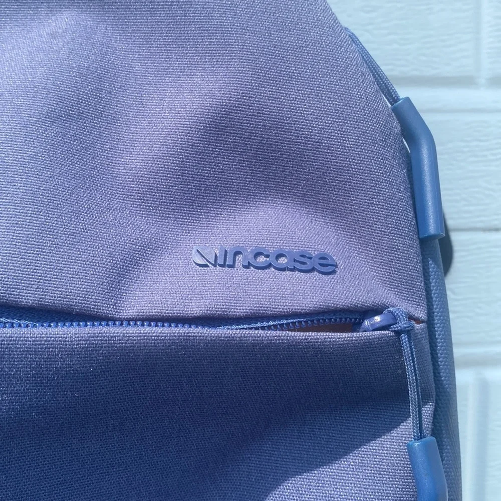 Incase Backpack (Color: Blue) - Picture 2 of 9